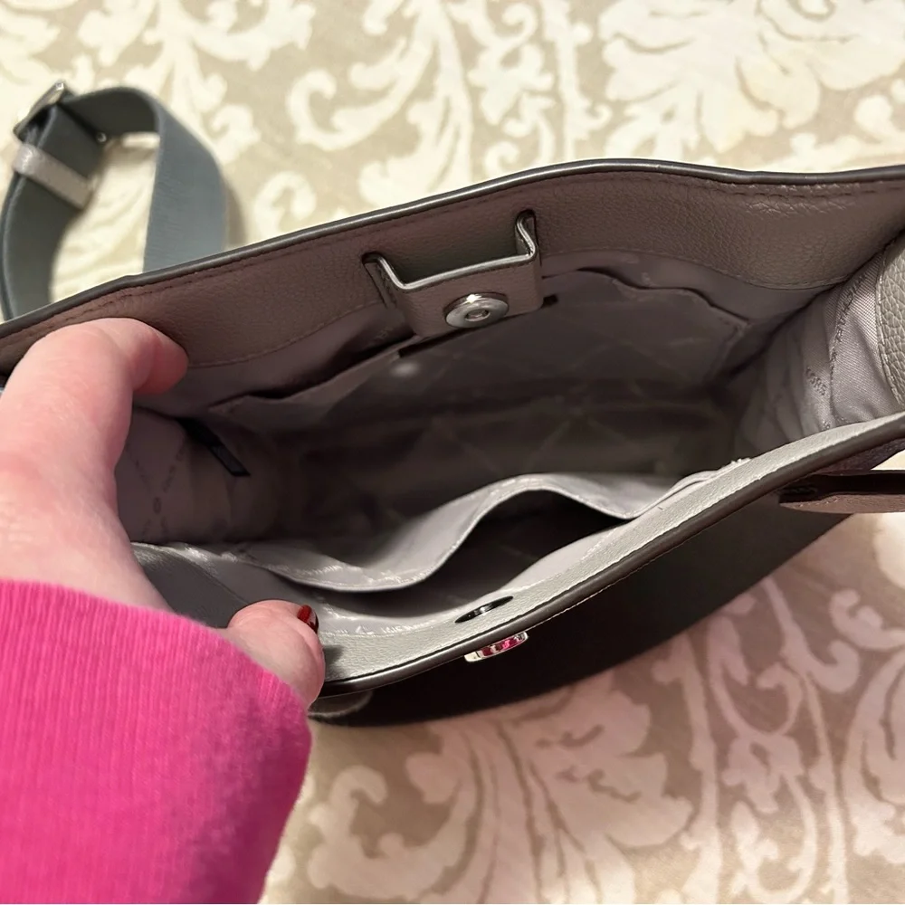 Michael Kors Gray and white small crossbody Bag - Picture 5 of 12